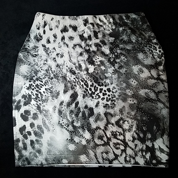Leopard Print Mini Pencil Skirt - Picture 1 of 8